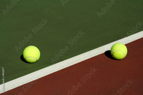 tennis balls © arekmalang