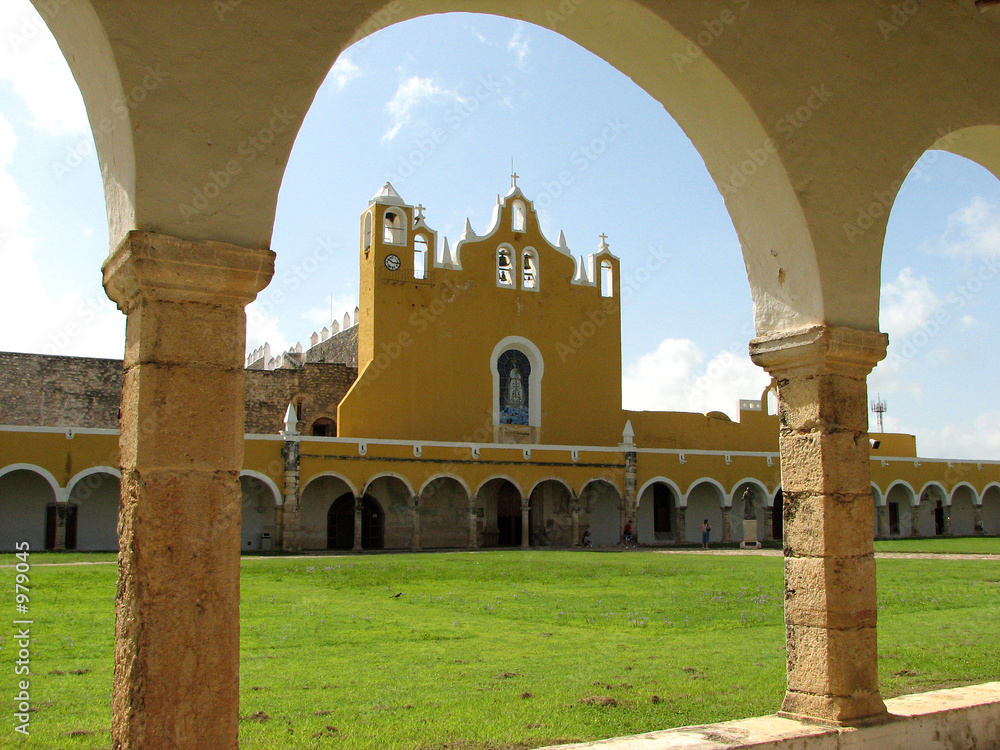 izamal arch basilica