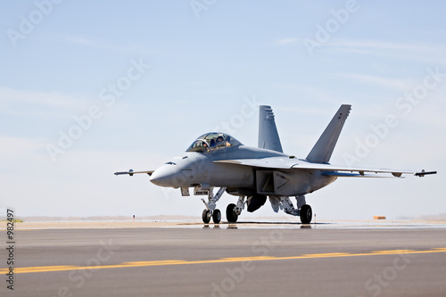 Canvas Print f-18 hornet taxiing