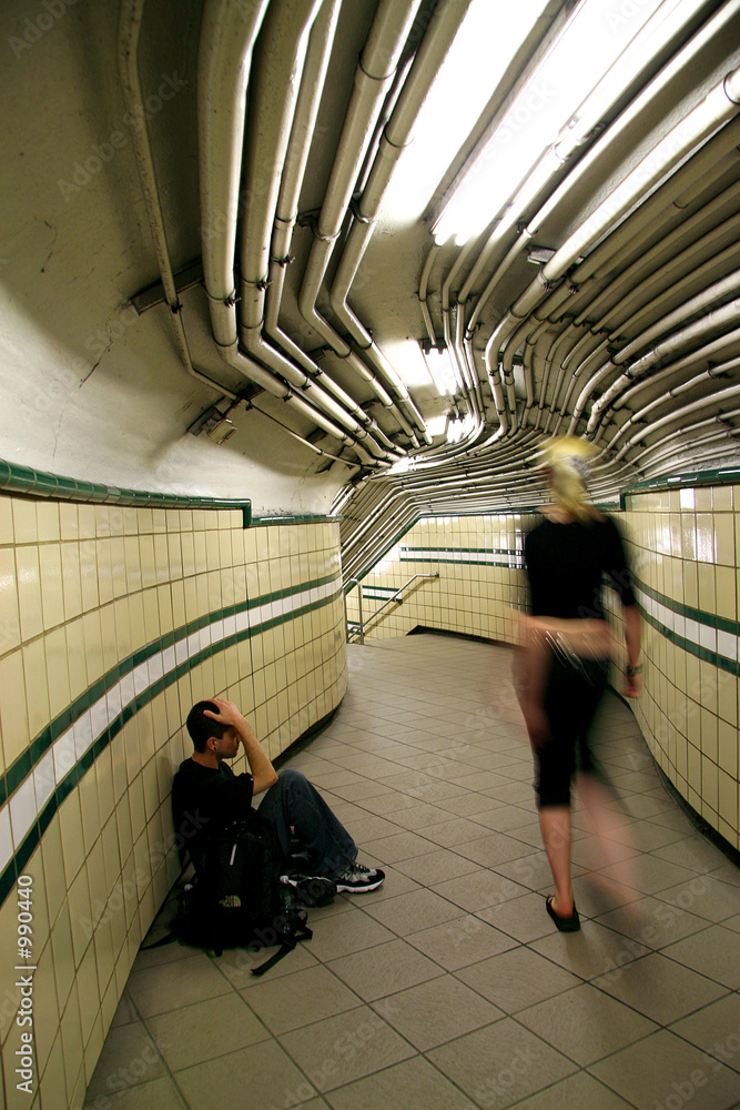 Foto walkin on by