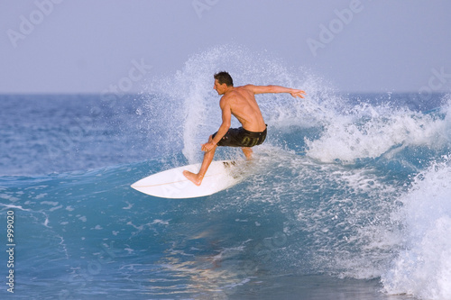 surfing maldives