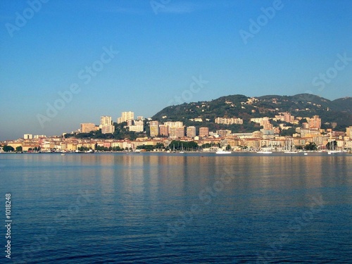 baie d'ajaccio au soleil levant