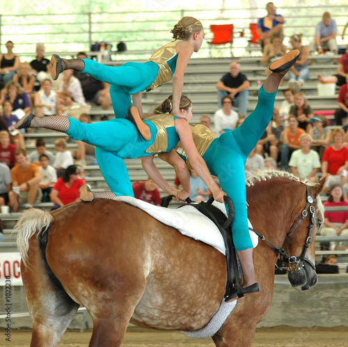 horse vaulter team performing