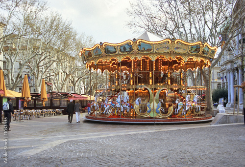 carousel avignon market square