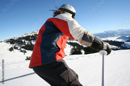 skifahrerin in bewegung