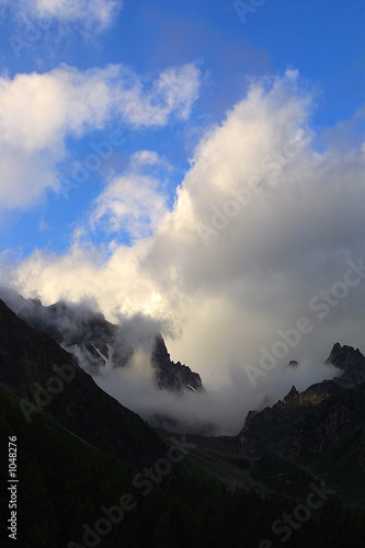 gipfel in wolken