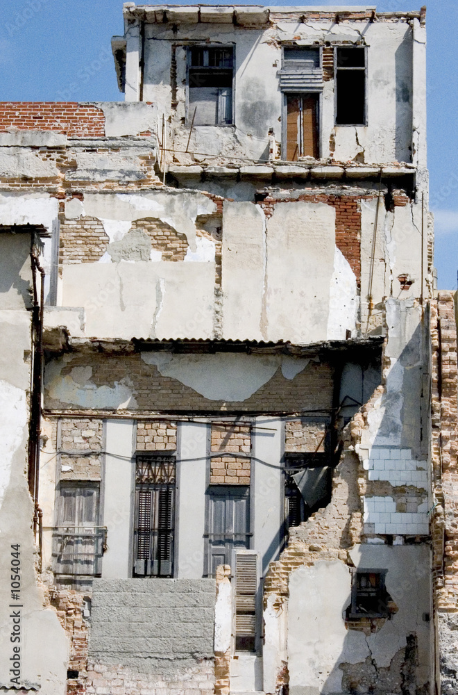 Naklejka premium immeuble en ruine sur le malecon