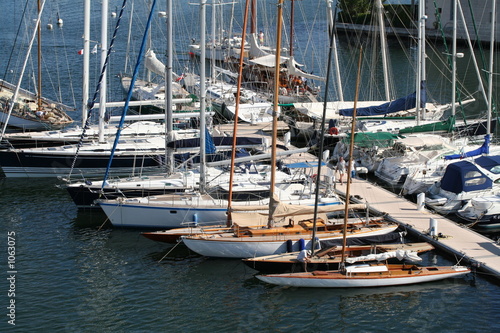 bateaux alignés dans le port de grimaud