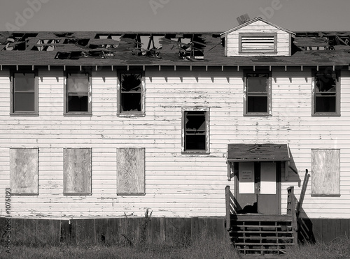 barrack (b&w)