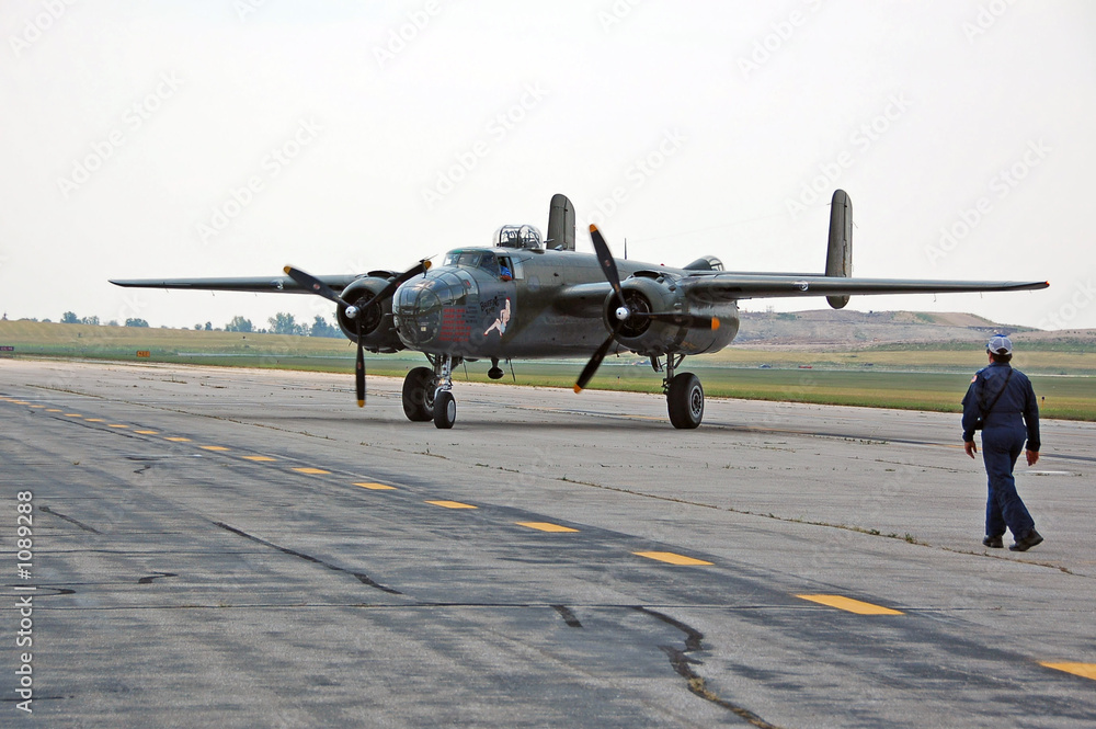 Fototapeta premium vintage b-25 bomber