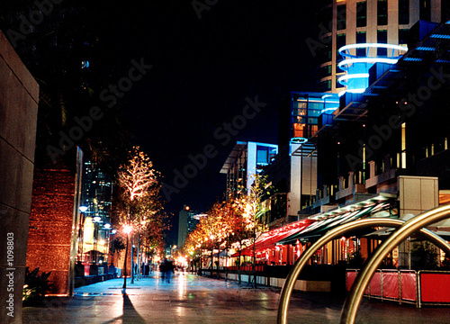 Obraz na płótnie the southbank promenade by night