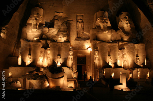 abou simbel la nuit photo