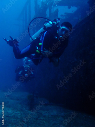 wreck divers