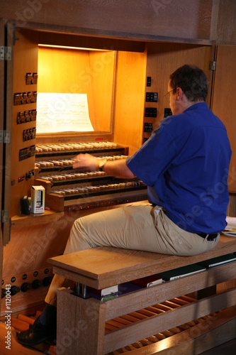 organist photo
