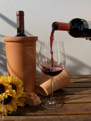 rotwein beim einschenken-michael gerlach