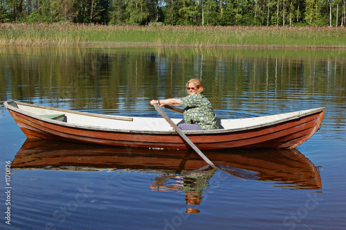 woman rowing Fototapet