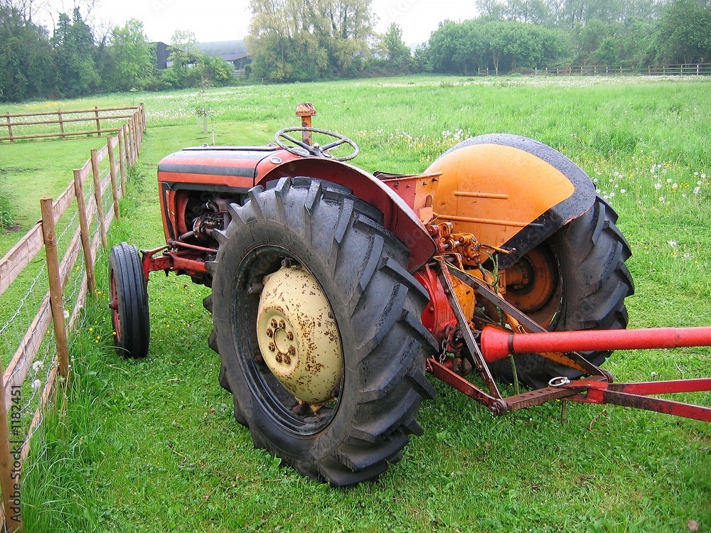 Obraz premium old tractor