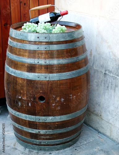 wine barrel photo