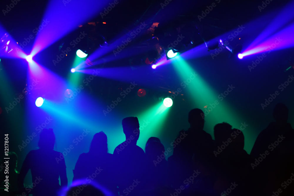 silhouetten von jungen menschen silhouetten von jungen menschen