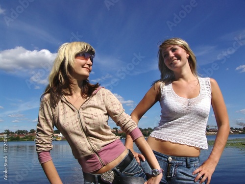 happy friends