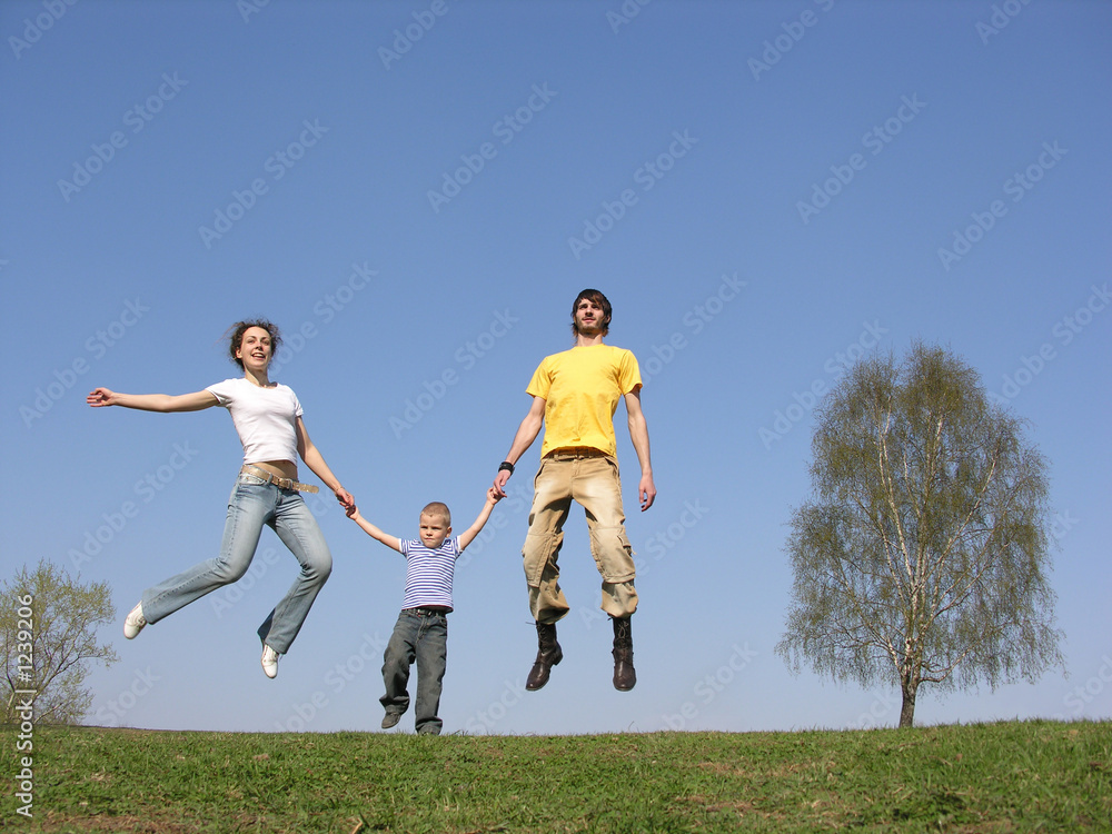 parents! don't fly away! down to gruond. parents! don't fly away! down to gruond.