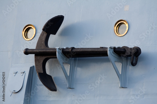 Fotografía anchor of battle cruiser aurora, sankt peterburg, russia