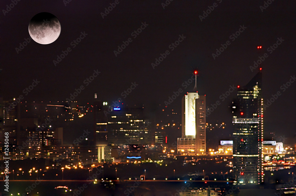 Naklejka premium mondfinsternis über wien