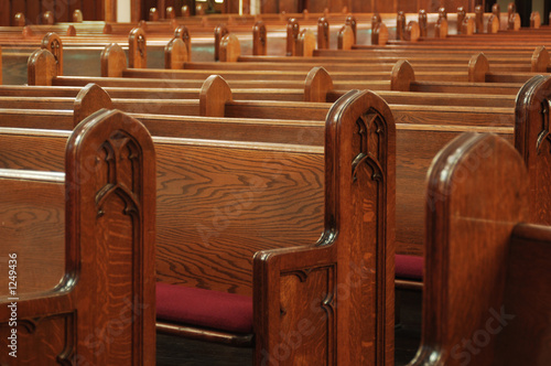 Photos empty church pews