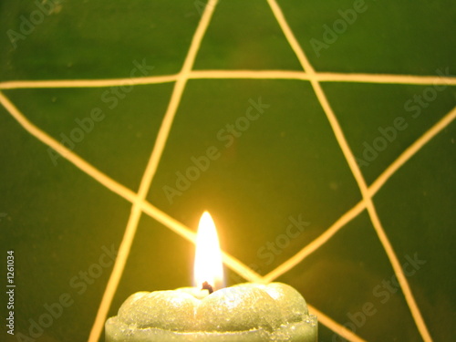 green pent/candle photo