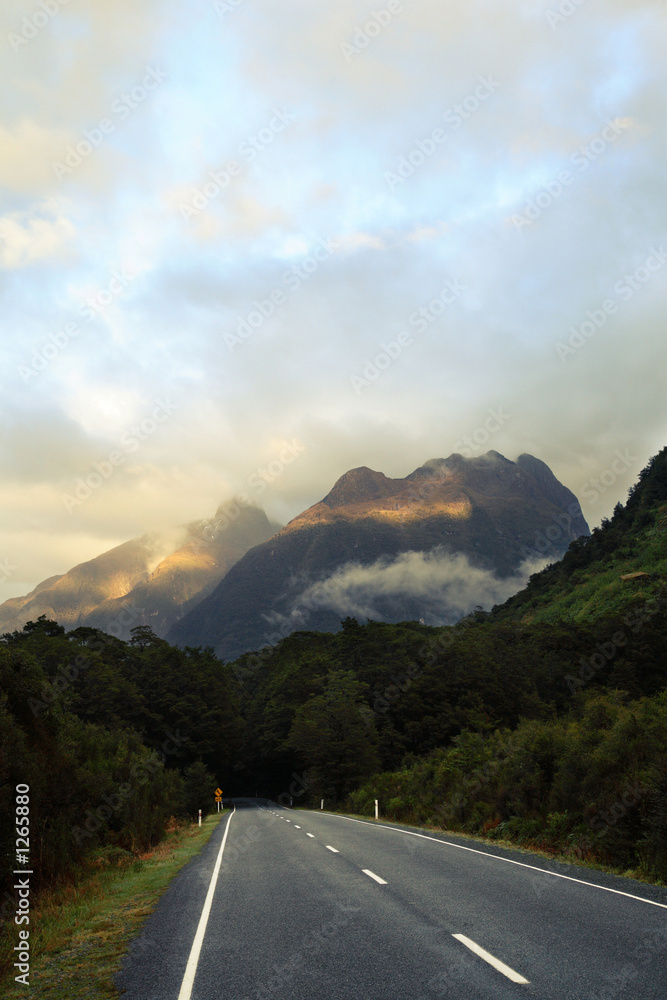 Naklejka premium road to heaven