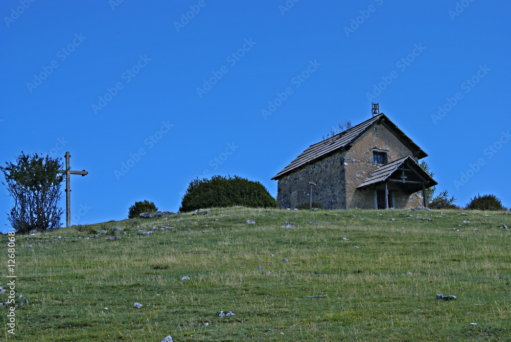 Obraz premium chapelle de montagne