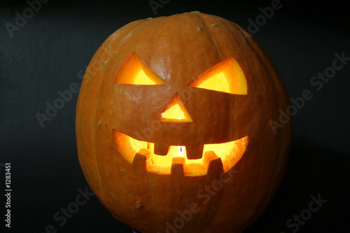 face of halloween pumpkin