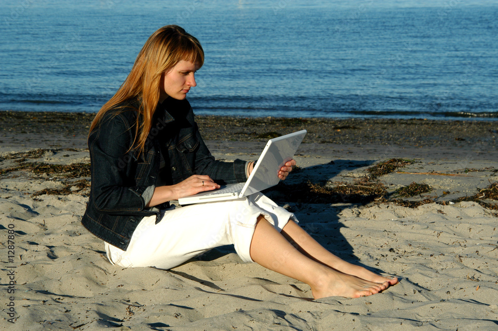 beach&laptop