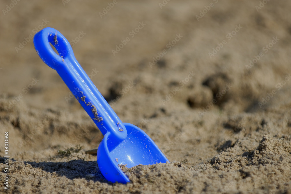 schaufel im sand schaufel im sand