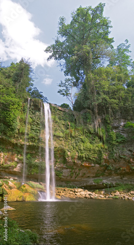 cascada (waterfall) misol ha