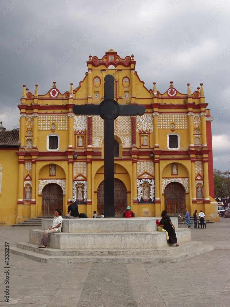 Fototapeta premium colorful decorated church in mexico