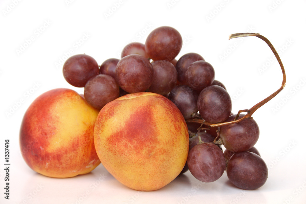 Obraz premium nektarinen und trauben