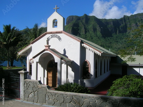 tahiti moorea chapel