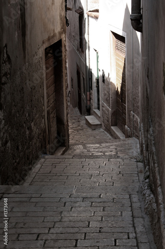 an alley in novigrad  croatia