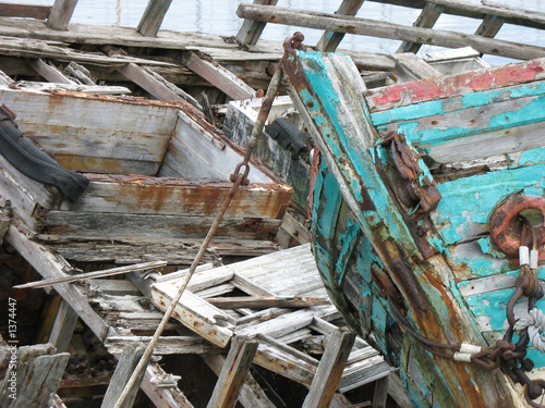 épave de vieux bateau de pêche,charpente,coque ver © Priscilla Sill