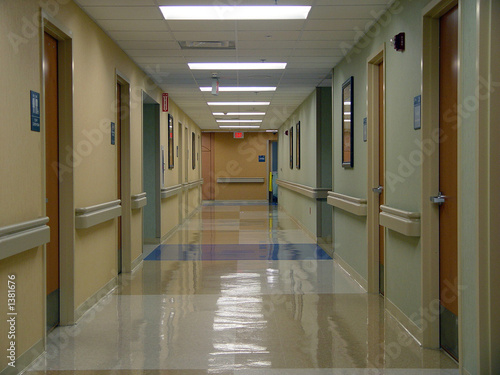 Quadro su tela hospital corridor2