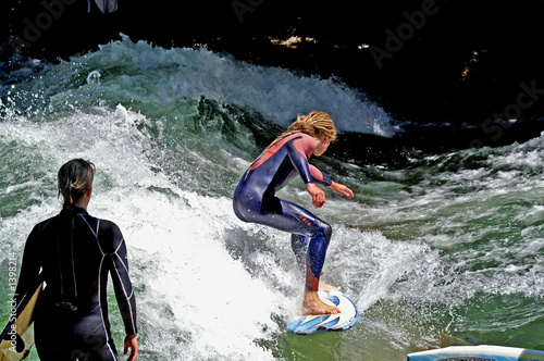 Wallpaper Mural surfin' #2 Torontodigital.ca