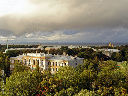 Принти на полотні view on grand palace and upper garde