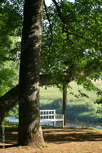 bench.  (manor trigorskoe)