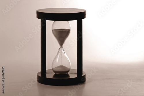 hourglass counting the time