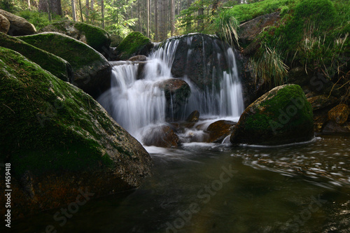 Fototapeta Naklejka Na Ścianę i Meble -  mountain waterfall