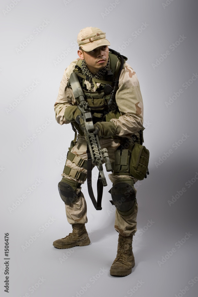 desert storm soldier in the army standing desert storm soldier in the army standing