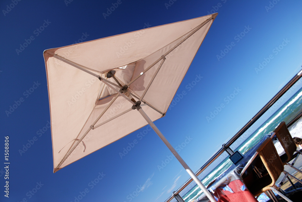 parasol y mesas