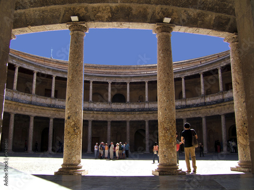 palais de charles quint, à l'alhambra de grenade photo