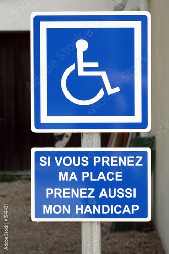 panneau handicape photo